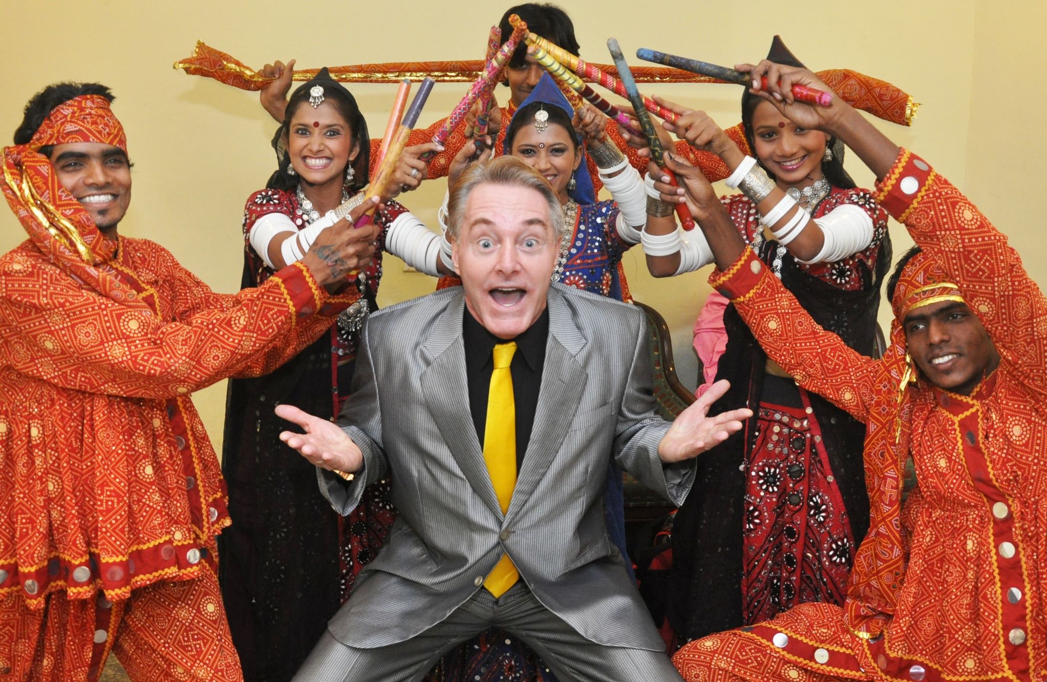Famous US  stand up comedian Gary with Wizent dancers