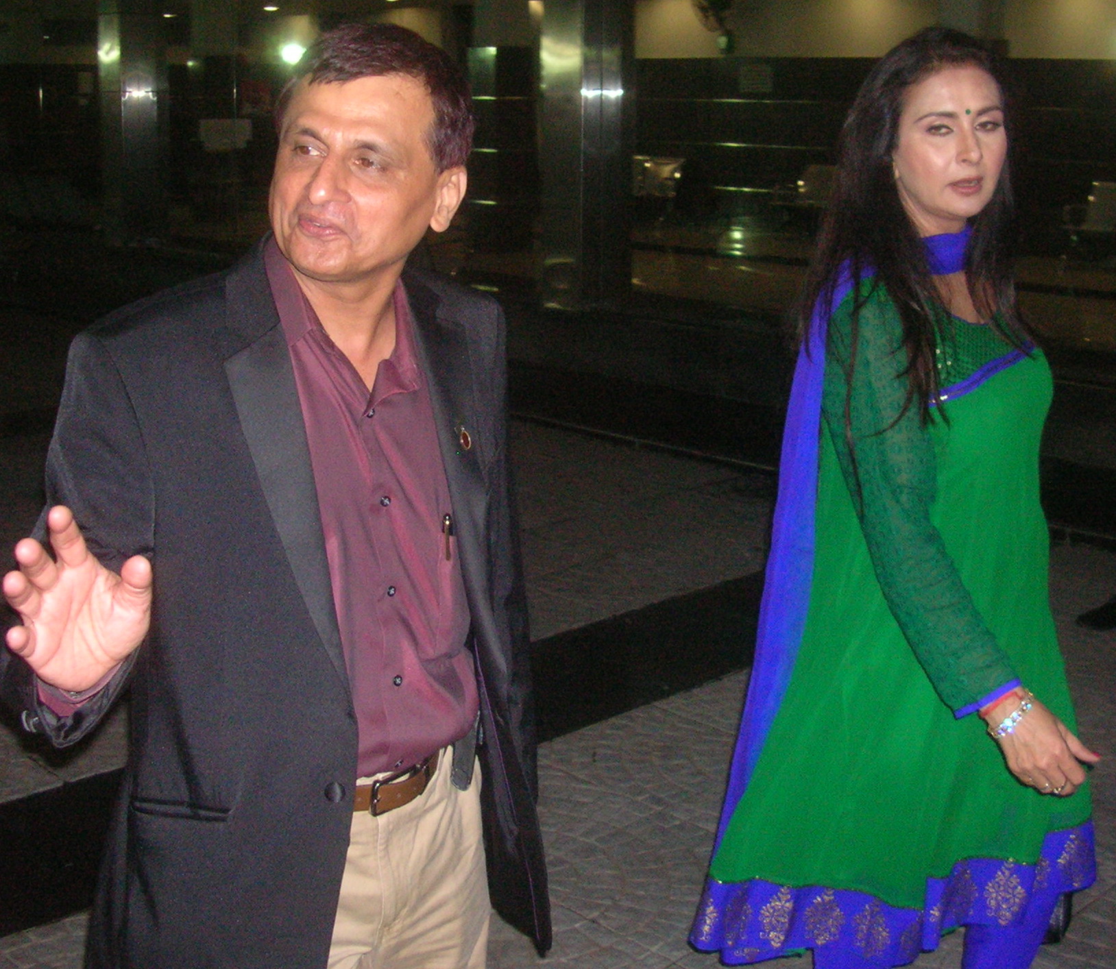 Film Star Poonam-Dhillon-being-escorted-by-Vineet-Wason  for a show  managed by  Wizent